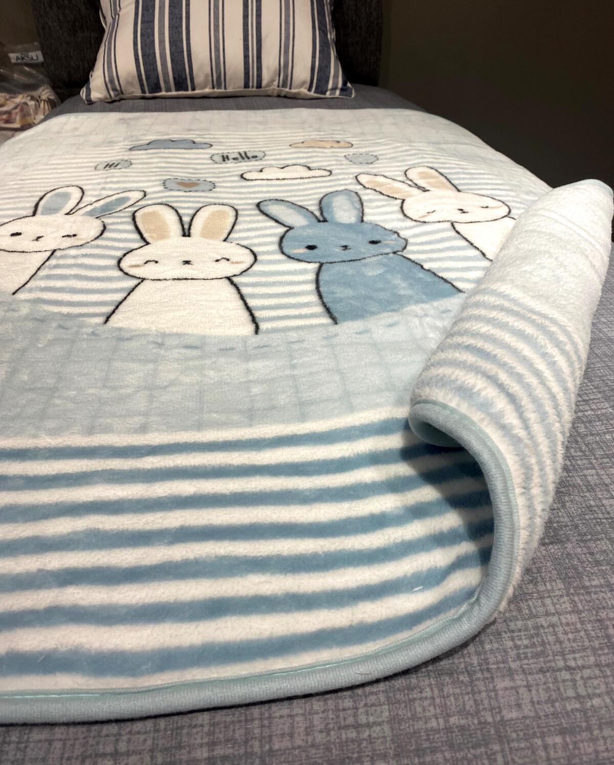Özdilek Bebe Battaniye Hello Rabbıt Mavi