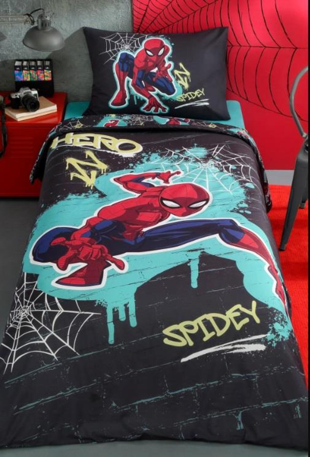 Özdilek Nevresim Takımı Tek Kişilik Ranforce Lisanslı Spiderman Street Gri