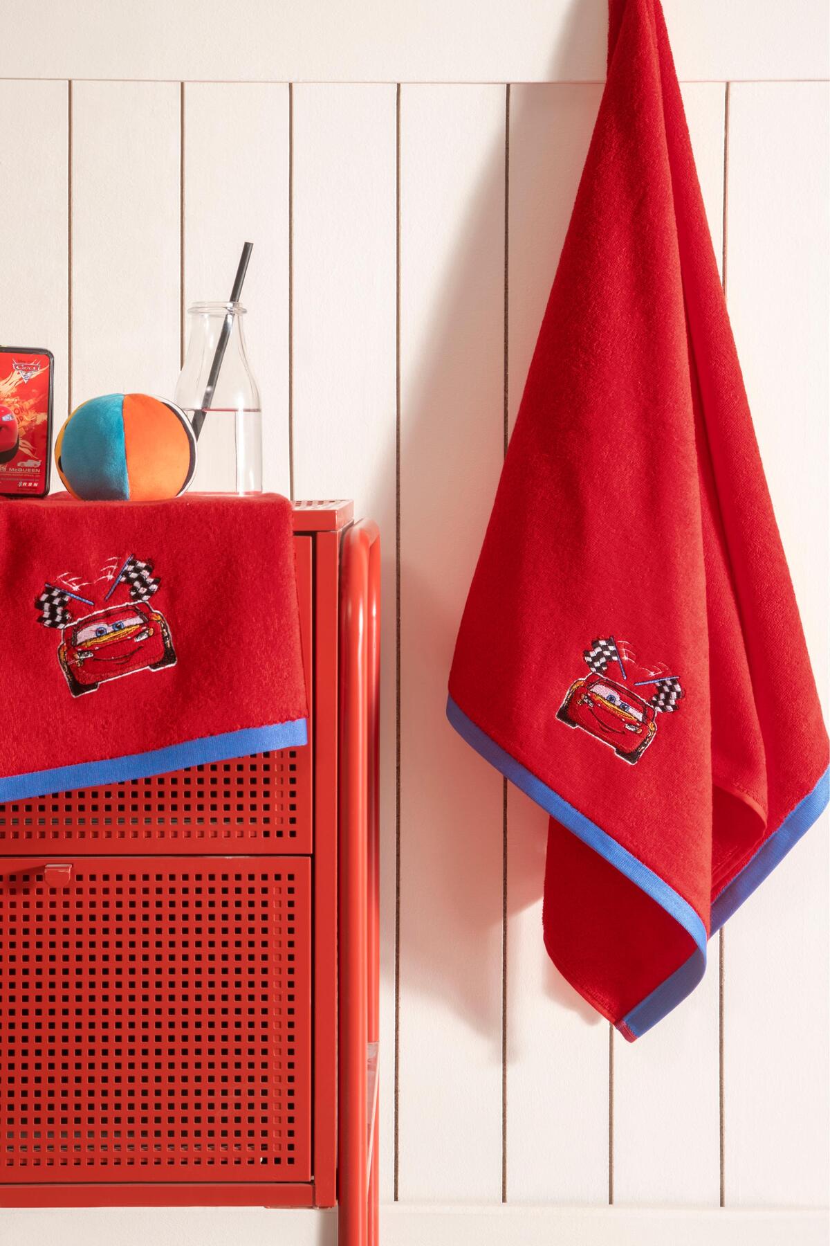 Özdilek Banyo Seti Disney Cars Go Kırmızı